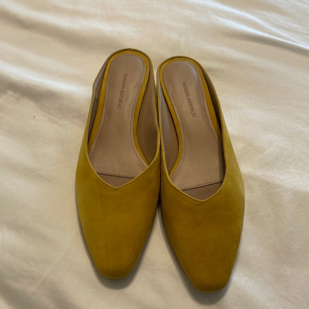 New Banana Republic low heel slides